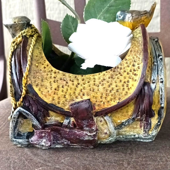 RARE vintage SADDLE planter - do you see ladybug? - Picture 3 of 12